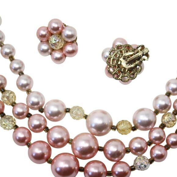 Vintage 3 Strand Pink Bead Necklace Clip On Earring Set in Original Box Japan - Picture 3 of 7